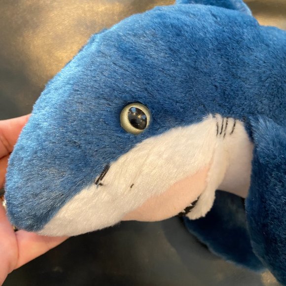 THE PETTING ZOO Blue Shark PLUSH Toy 2018 Collectible - Picture 4 of 9